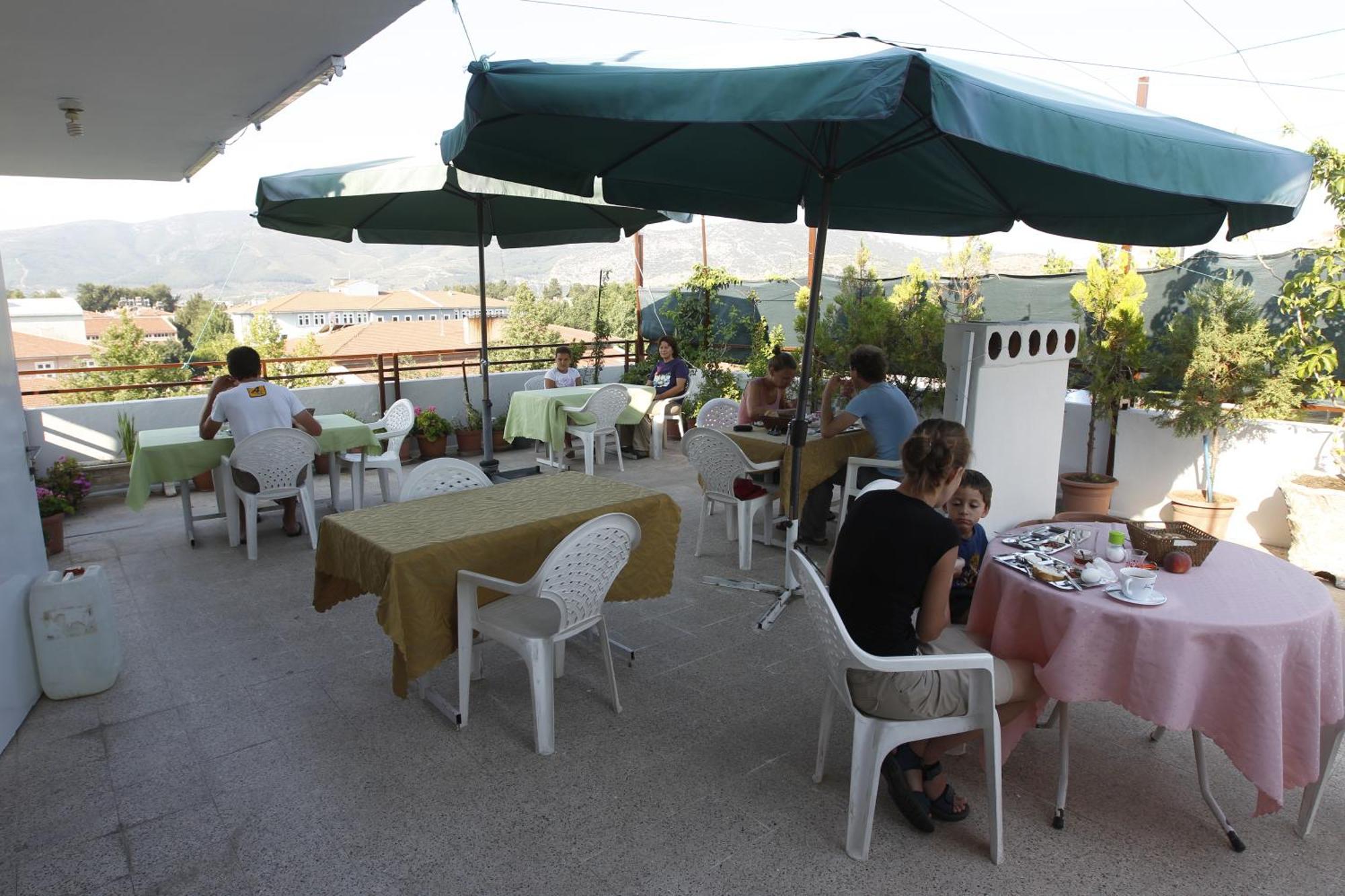 Vardar Pension Selçuk Esterno foto