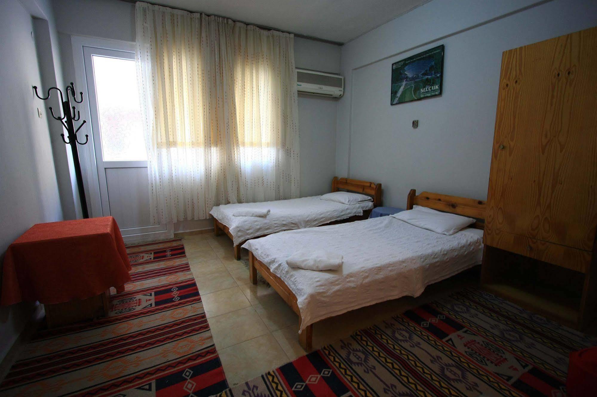 Vardar Pension Selçuk Esterno foto